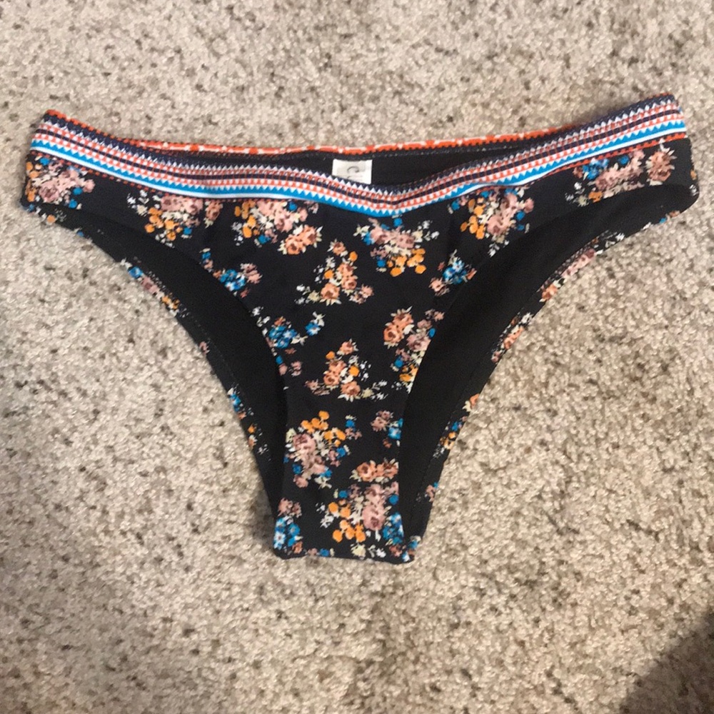 Cupshe swim suit bottoms size M
